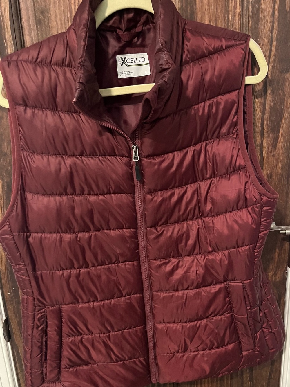 Exelle Quilted Puffer Vest in Burgundy